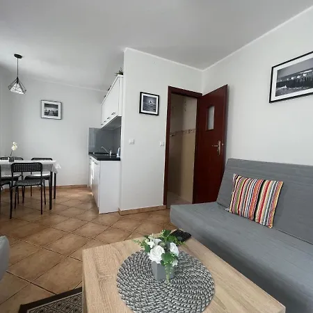 Apartament 100 Metrow Od Plazy * Rewa